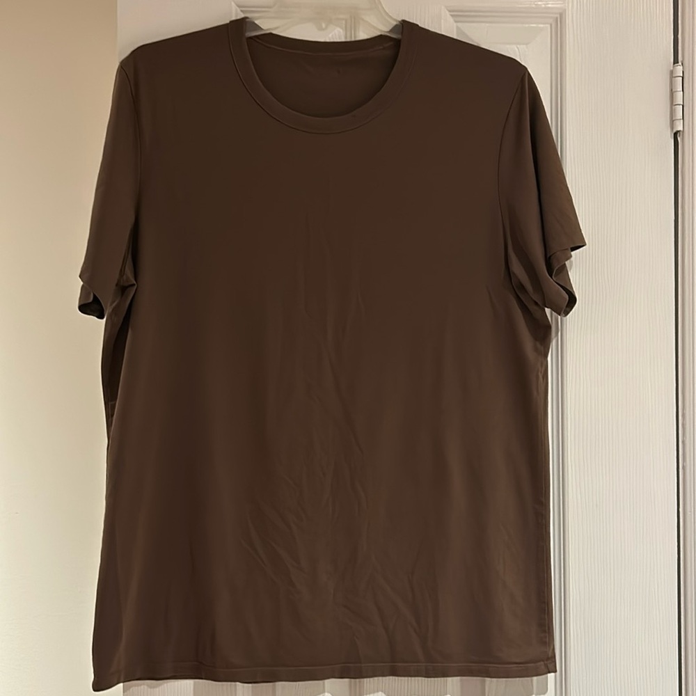 Lululemon t shirt